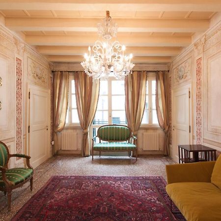 Explore Venice From A Sophisticated Hideaway In San Polo מראה חיצוני תמונה