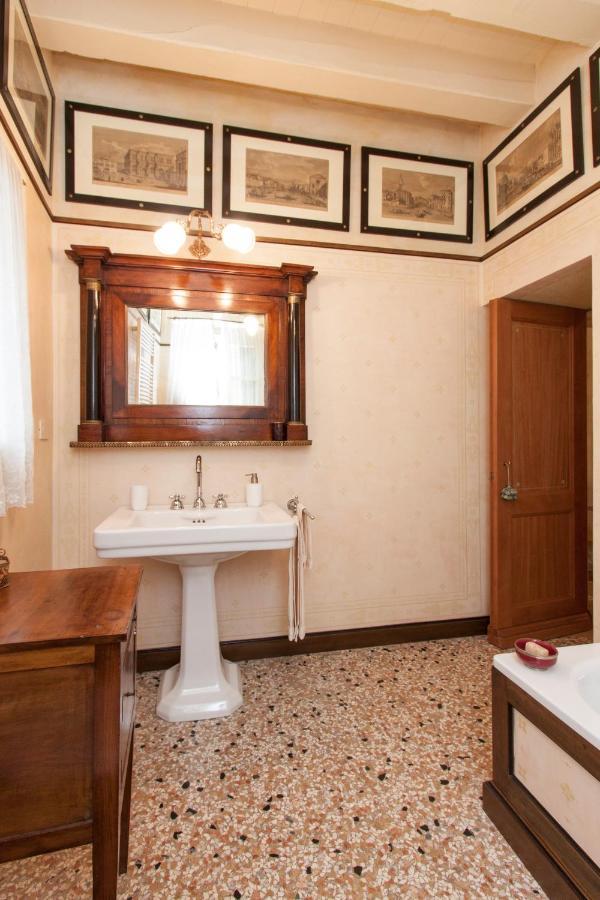 Explore Venice From A Sophisticated Hideaway In San Polo מראה חיצוני תמונה
