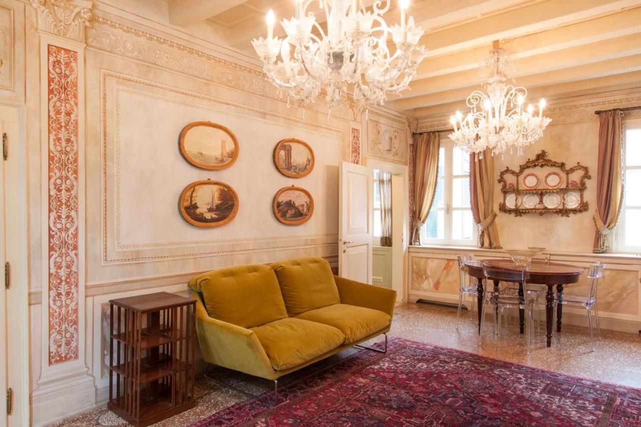Explore Venice From A Sophisticated Hideaway In San Polo מראה חיצוני תמונה