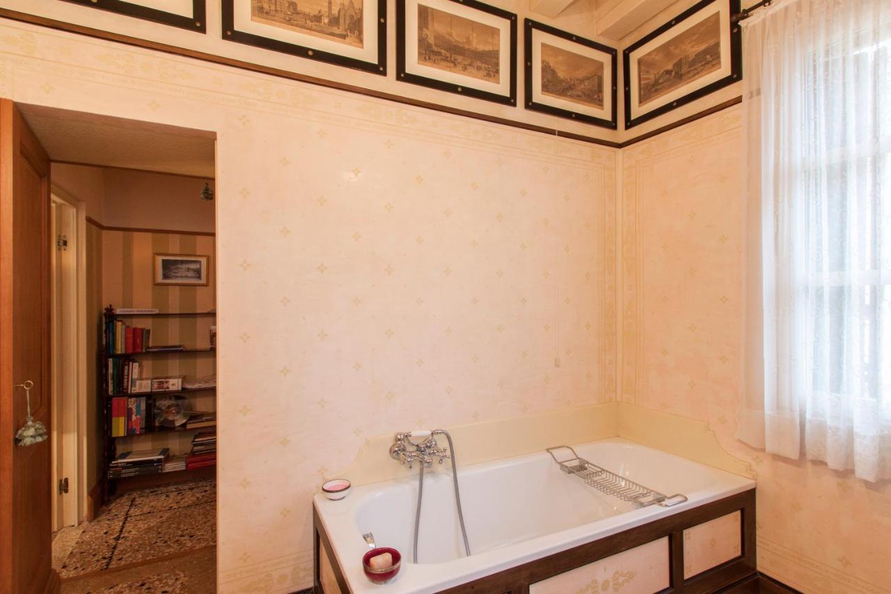 Explore Venice From A Sophisticated Hideaway In San Polo מראה חיצוני תמונה