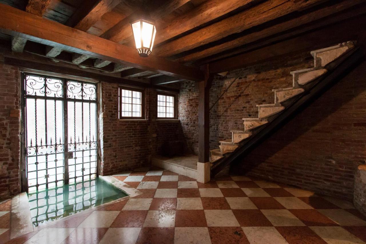 Explore Venice From A Sophisticated Hideaway In San Polo מראה חיצוני תמונה