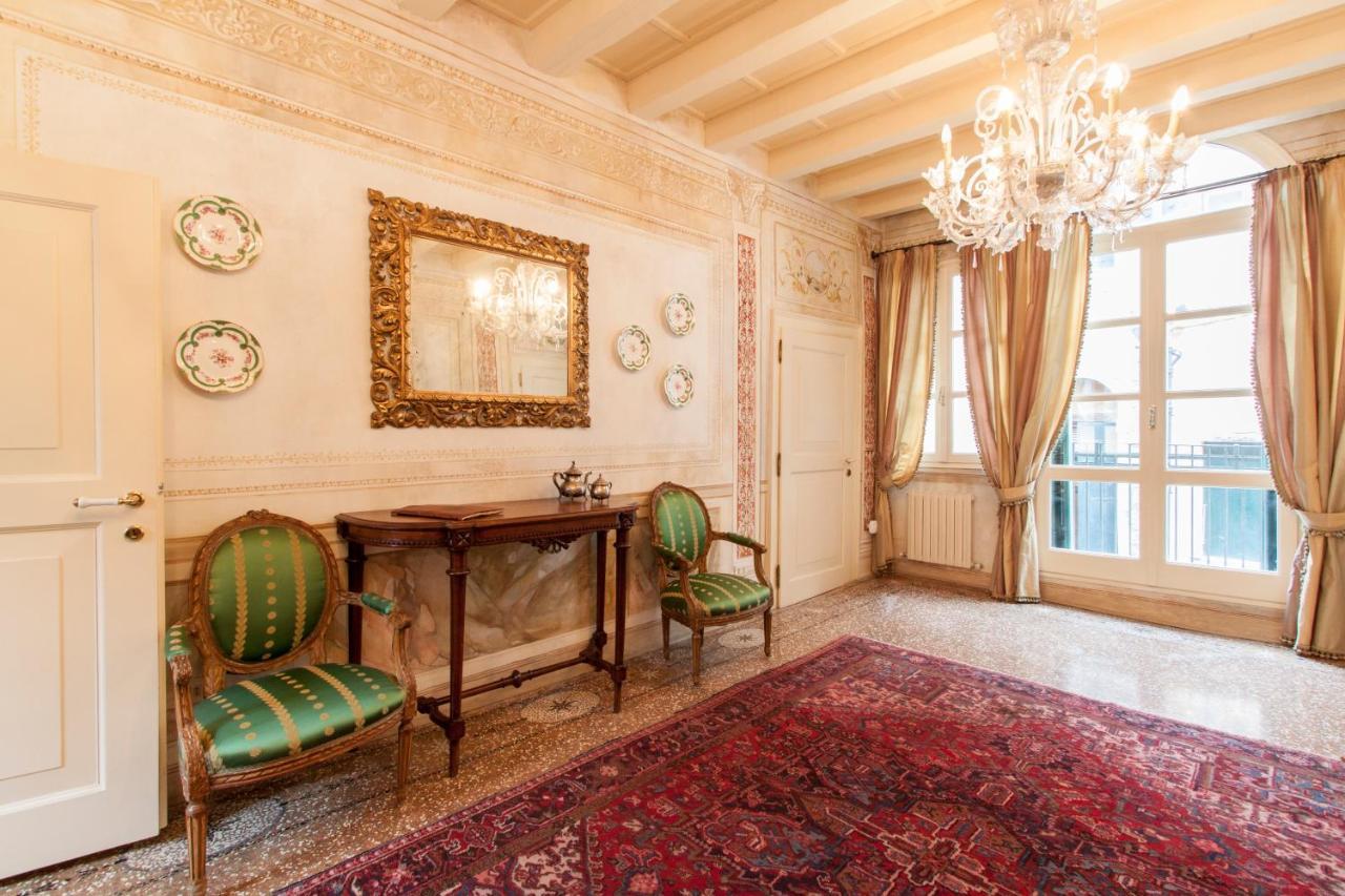 Explore Venice From A Sophisticated Hideaway In San Polo מראה חיצוני תמונה