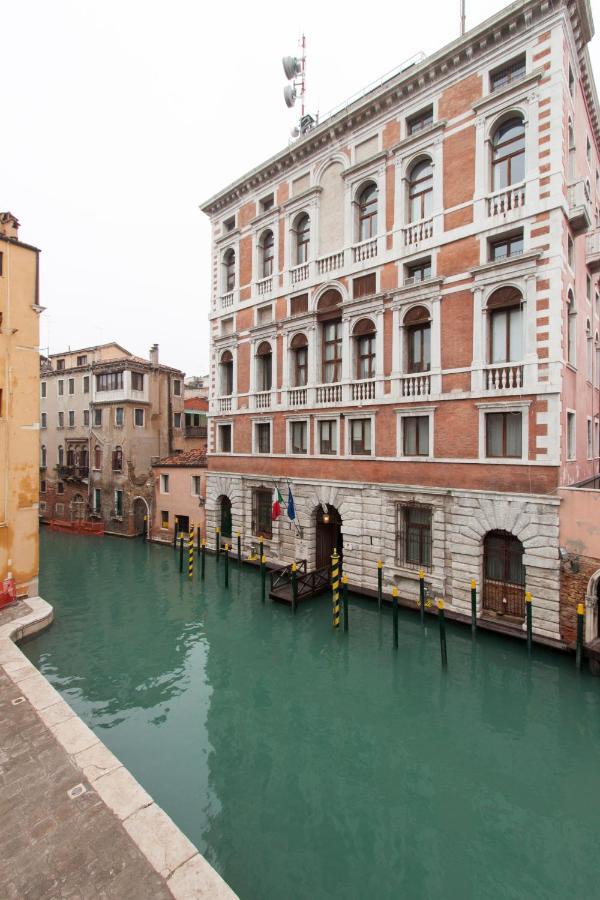 Explore Venice From A Sophisticated Hideaway In San Polo מראה חיצוני תמונה